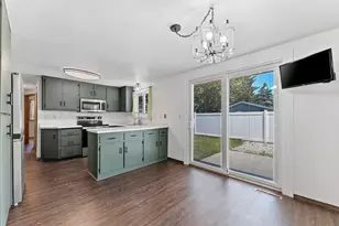 2365 Nicole Ann Cir, Green Bay, WI 54311 - Photo 6