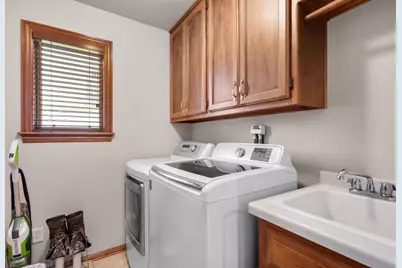 3445 Edinburgh Road, Green Bay, WI 54311 - Photo 6