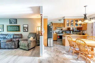 436 Robert Ln, Green Bay, WI 54311 - Photo 6