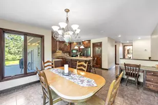 2253 Tumbleweed Trail, Suamico, WI 54313 - Photo 12