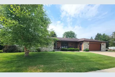 1101 E Meadow Grove Boulevard, Appleton, WI 54915 - Photo 2
