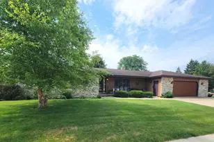 1101 E Meadow Grove Blvd, Appleton, WI 54915 - Photo 2