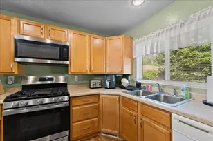 1225 Marshall Ave, Green Bay, WI 54303 - Photo 12