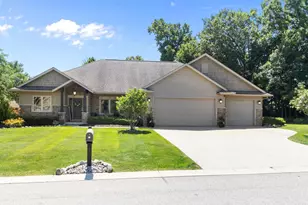 1983 Creek Side Dr, Neenah, WI 54956 - Photo 2