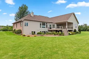 11 Corn Silk Ct, Wrightstown, WI 54180 - Photo 2