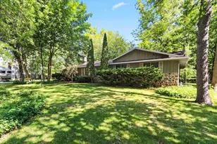 1338 Ken Dr, Green Bay, WI 54313 - Photo 2