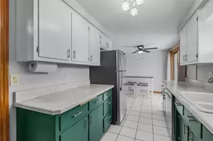 1510 Lindale Ln, Green Bay, WI 54313 - Photo 18