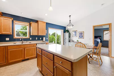 N9433 Evan Street, Appleton, WI 54915 - Photo 6