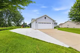 N9433 Evan St, Appleton, WI 54915 - Photo 24