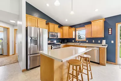 N9433 Evan Street, Appleton, WI 54915 - Photo 4