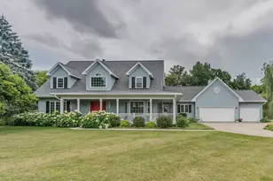 3040 Windfield Dr, Neenah, WI 54956 - Photo 2