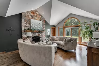 3040 Windfield Drive, Neenah, WI 54956 - Photo 14