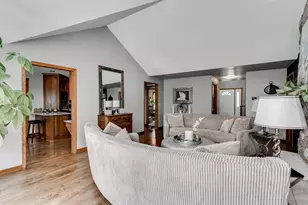 3040 Windfield Dr, Neenah, WI 54956 - Photo 16