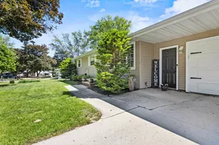 1779 Asbury Cir, Green Bay, WI 54303 - Photo 8