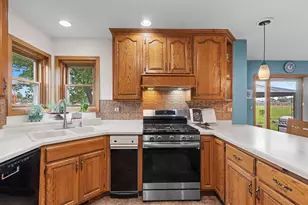 1194 Mdw Vw Ln, De Pere, WI 54115 - Photo 12