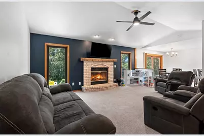 1397 Wellington Drive, Green Bay, WI 54173 - Photo 6