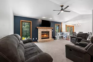 1397 Wellington Dr, Green Bay, WI 54173 - Photo 6