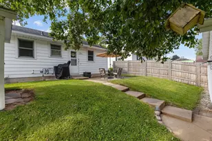 312 W 10th St, Kaukauna, WI 54130 - Photo 6