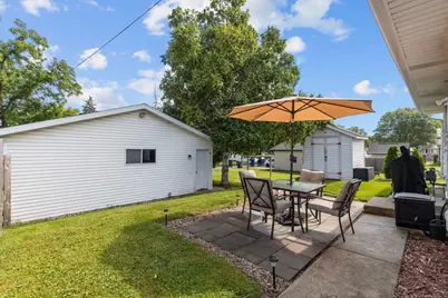 312 W 10th Street, Kaukauna, WI 54130 - Photo 4