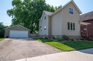 27 N Hickory St, Fond du Lac, WI 54935 - Photo 1