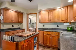 27 N Hickory St, Fond du Lac, WI 54935 - Photo 10