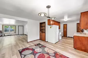 1827 Cormier Rd, Green Bay, WI 54313 - Photo 14