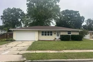 1366 Rockdale St, Green Bay, WI 54304 - Photo 2