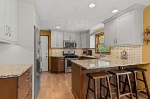 2623 W Sunnyview Cir, Appleton, WI 54914 - Photo 2