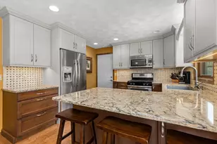 2623 W Sunnyview Cir, Appleton, WI 54914 - Photo 8