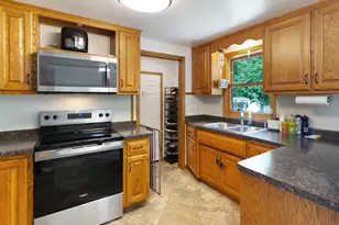613 Simonet St, Green Bay, WI 54301 - Photo 2