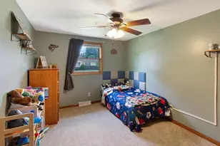 613 Simonet St, Green Bay, WI 54301 - Photo 12