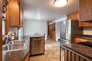 613 Simonet St, Green Bay, WI 54301 - Photo 4