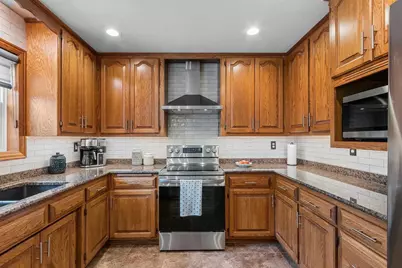 2842 Mayflower Road, Green Bay, WI 54311 - Photo 10