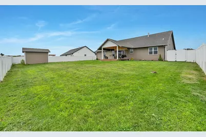 1756 Red Oak Street, Green Bay, WI 54313 - Photo 8