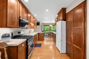 250 Traders Point Ln, Green Bay, WI 54302 - Photo 12
