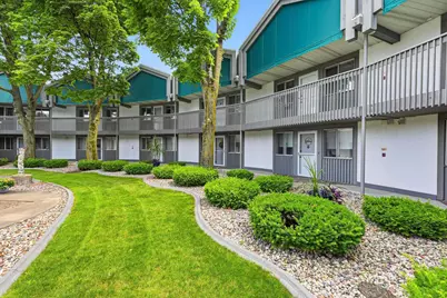 1001 S Oneida Street #2E, Appleton, WI 54915 - Photo 1