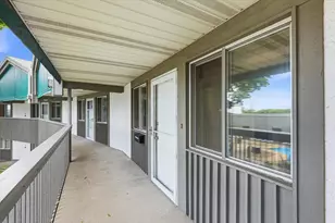 1001 S Oneida St, Appleton, WI 54915 - Photo 2