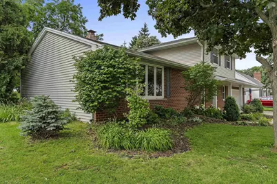 619 Saratoga Street, Green Bay, WI 54303 - Photo 2
