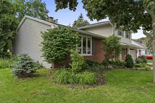 619 Saratoga St, Green Bay, WI 54303 - Photo 2