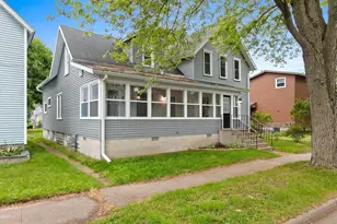 1034 Josephine St, Marinette, WI 54143 - Photo 2