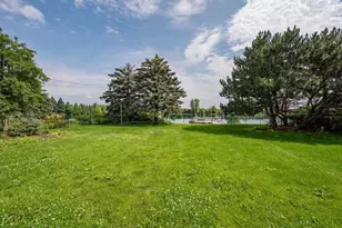 2485 Van View Ct, Green Bay, WI 54311 - Photo 6