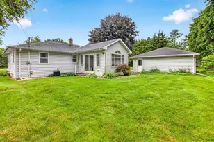 1049 Gregory St, Neenah, WI 54956 - Photo 28