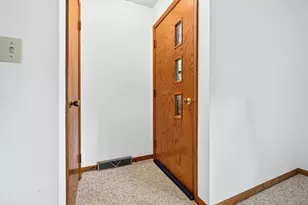 1049 Gregory St, Neenah, WI 54956 - Photo 14