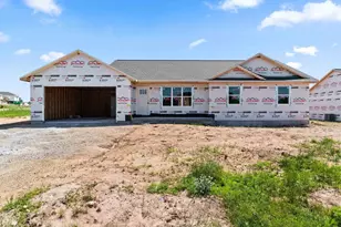 542 Riverview Dr, Berlin, WI 54923 - Photo 1