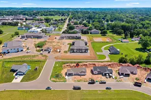542 Riverview Dr, Berlin, WI 54923 - Photo 4