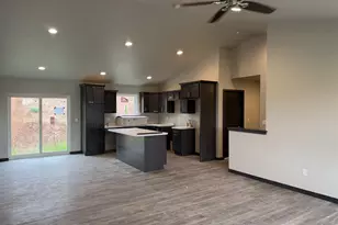 538 Riverview Dr, Berlin, WI 54923 - Photo 2