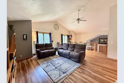 1071 Woodcrest Drive, Fond du Lac, WI 54935 - Photo 4