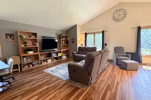 1071 Woodcrest Dr, Fond du Lac, WI 54935 - Photo 6