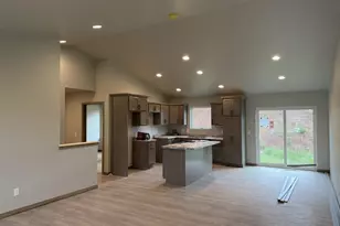 530 Riverview Dr, Berlin, WI 54923 - Photo 2