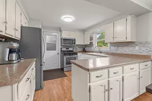 617 N Canterbury Dr, Appleton, WI 54915 - Photo 10